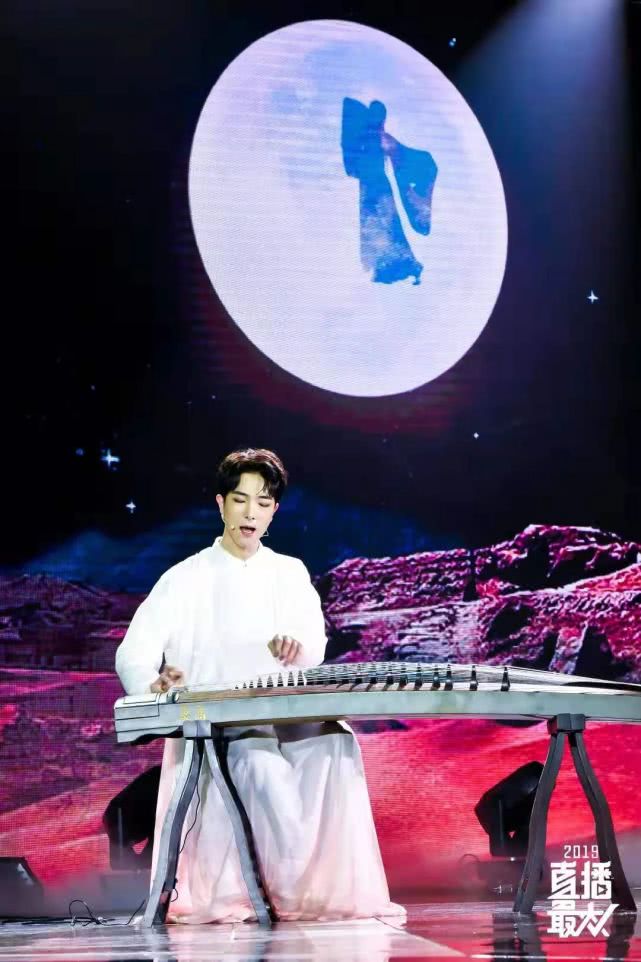 奥兰123周年人物志×花轮同学|所遇都是经历，沿途都是风景