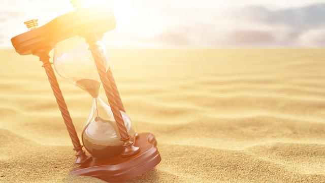 喜欢做旧的感觉,海洋之星钢带镶钻时尚腕表