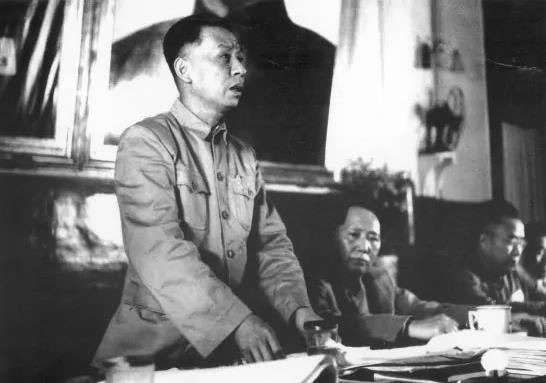 粟裕战功赫赫，*少奇刘**更是极力推荐他为元帅，为何最终还是授大将