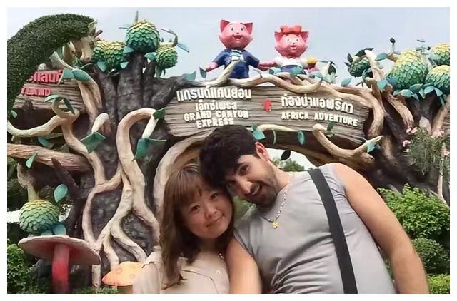 中国姑娘邂逅澳洲小伙，对方送30万奢侈品，买500平豪宅当婚房