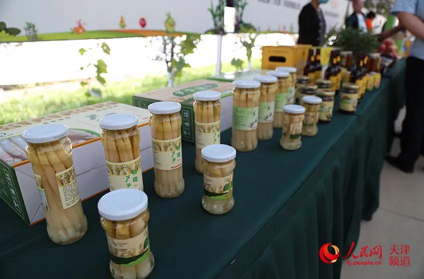 央媒集体点赞,央视新闻联播点赞9万亩小麦