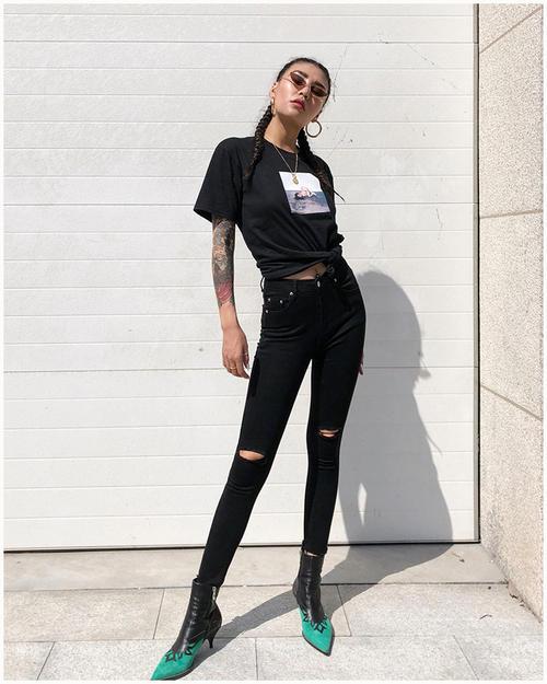 破洞牛仔裤肥大怎么改瘦,破洞牛仔裤怎样把洞缝起来