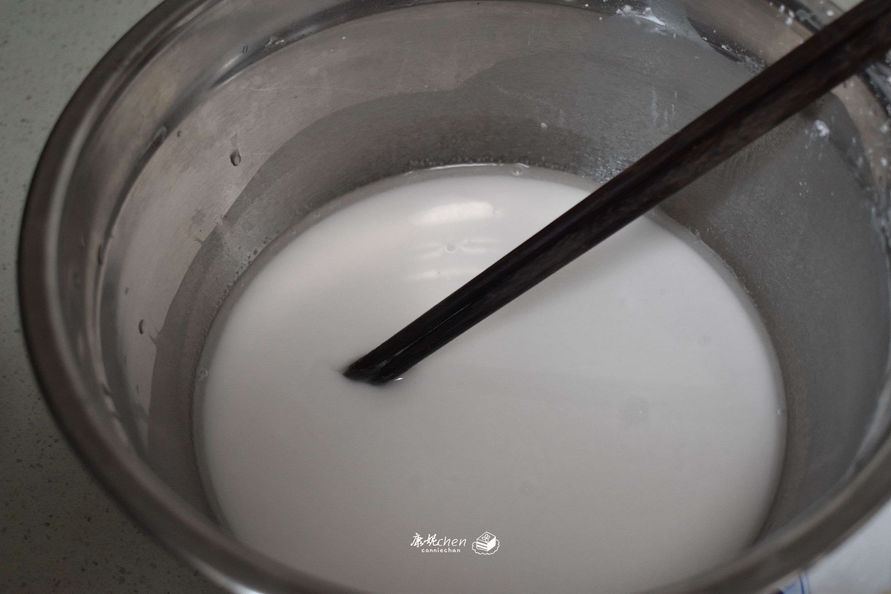 这早餐广东人天天吃，蒸一蒸卷一卷，嫩滑美味，北方朋友超喜欢