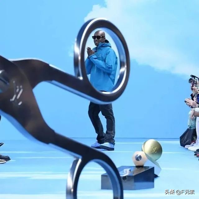 Off-White牵手“始祖鸟”,Hadid姐妹助阵,这场秀需要看一看