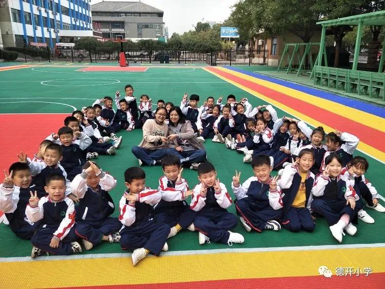 展礼仪风采做强国少年,学军人风采展少年英姿筑强国梦想