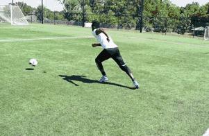 实战简单过人技巧,双变向过人如何做到精髓