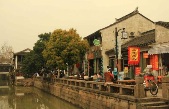 苏州旅游必去十大景点苏州园林,拙政园离苏州站近还是苏州北近