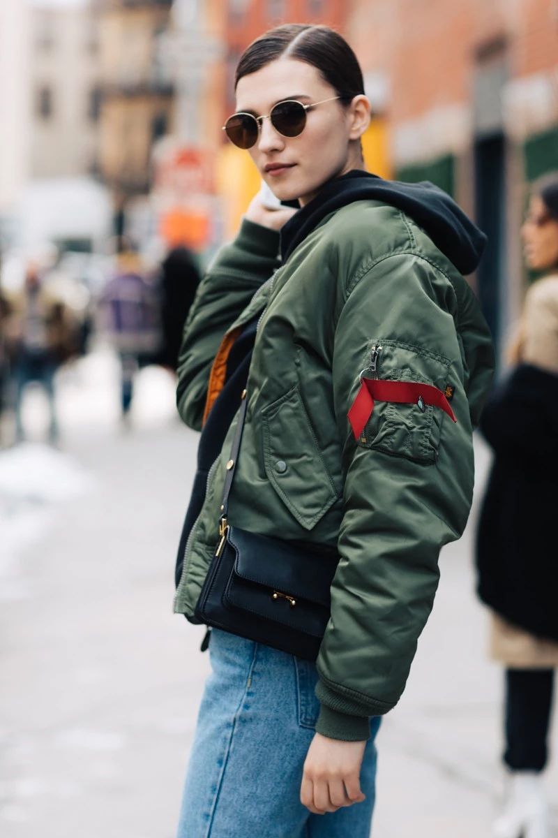 150斤面包服显瘦,面包服加直筒裤