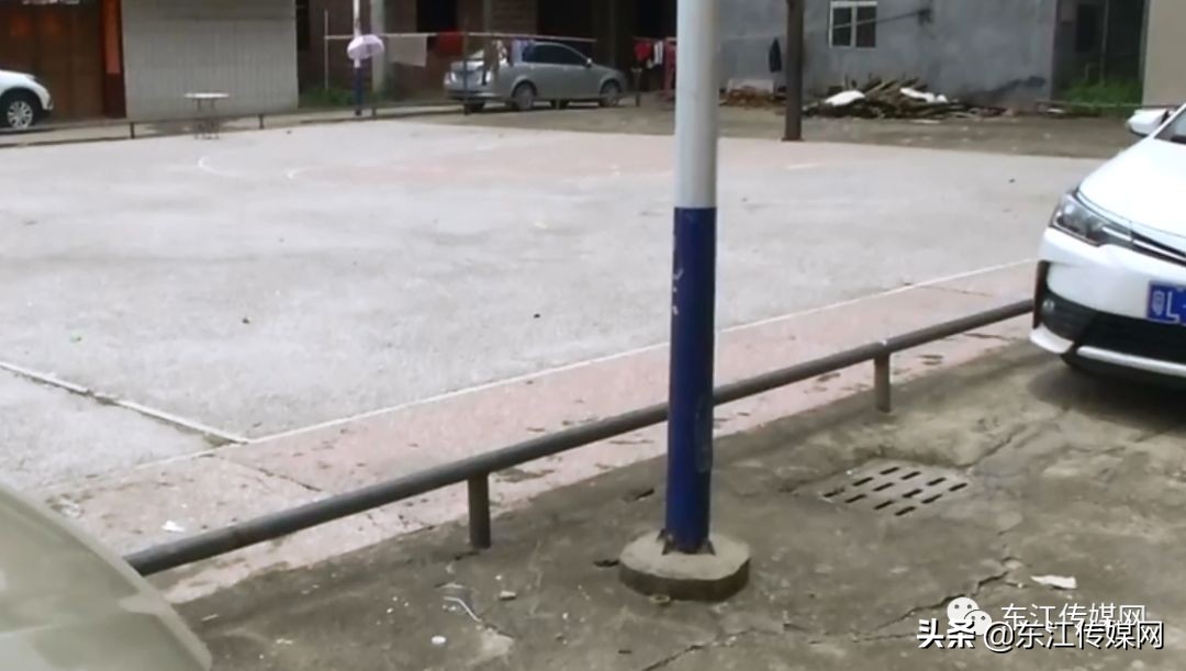 17岁学生疑触电,女子游泳池遭电晕