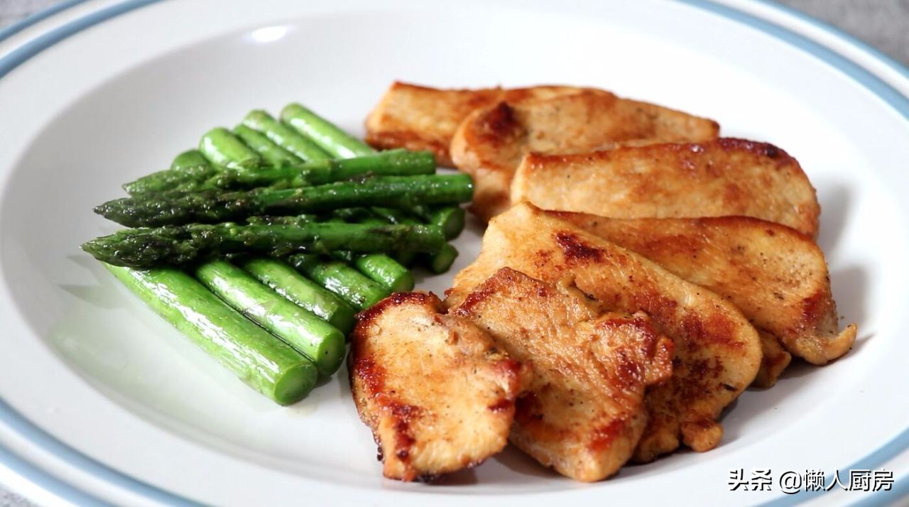 减肥如何煎鸡胸肉好吃,煎鸡胸肉跟水煮鸡胸肉