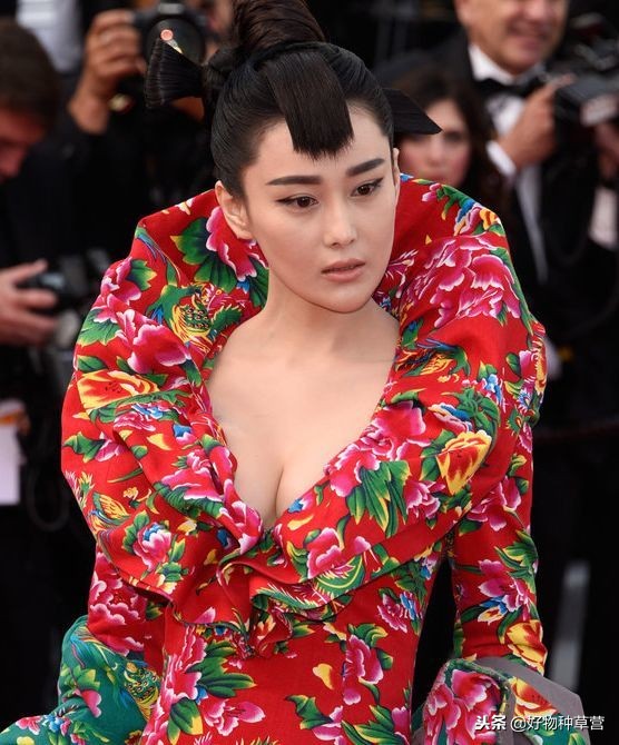 刘雯工装裤休闲穿搭,冬季不露腿穿搭显瘦