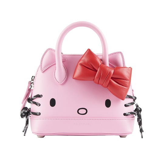 Balenciaga上架HelloKitty系列包款：少女心爆发