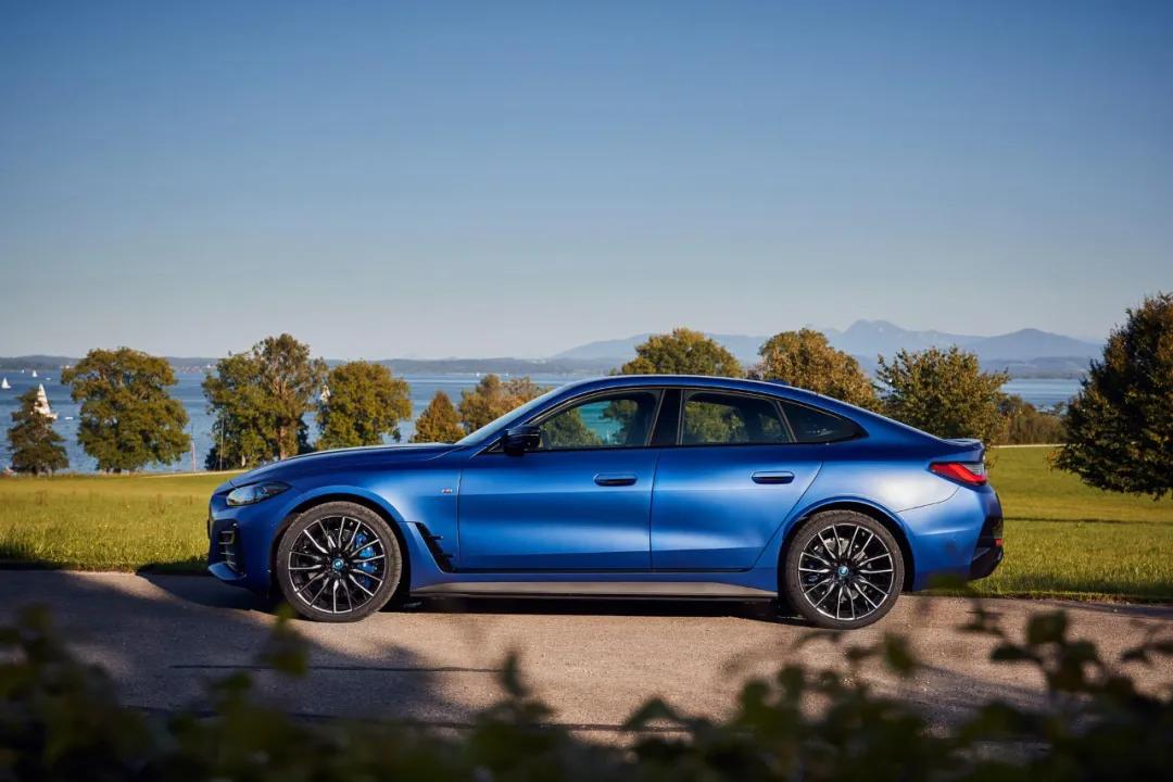 全球首款宝马汽车,宝马纯电动i4试驾视频