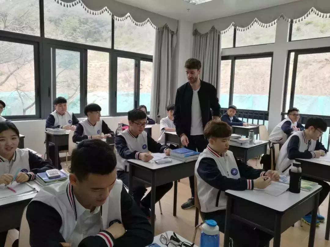 深圳桃源居中澳实验学校港澳班,深圳桃源居中澳实验学校研学