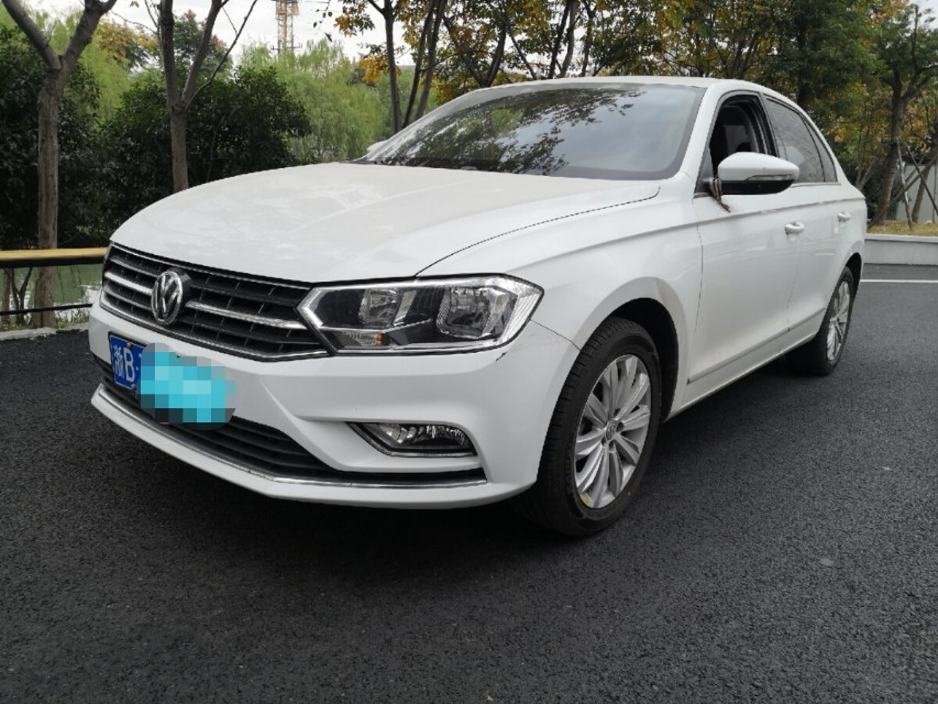 7万买开了5年的二手车值得吗,7万5的裸车开了一年半能卖多少钱