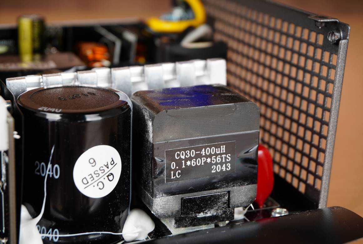 先马趣造最佳搭档，先马金钻650MSFX电源开箱拆解