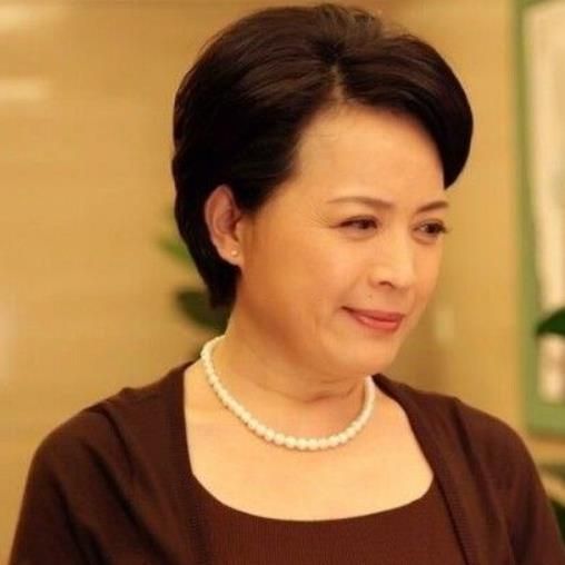 囧妈里的妈妈们,囧妈中妈妈是谁扮演的