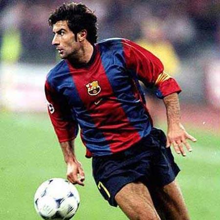 世界足球先生菲戈接受新华社采访,菲戈是几几年的足球先生