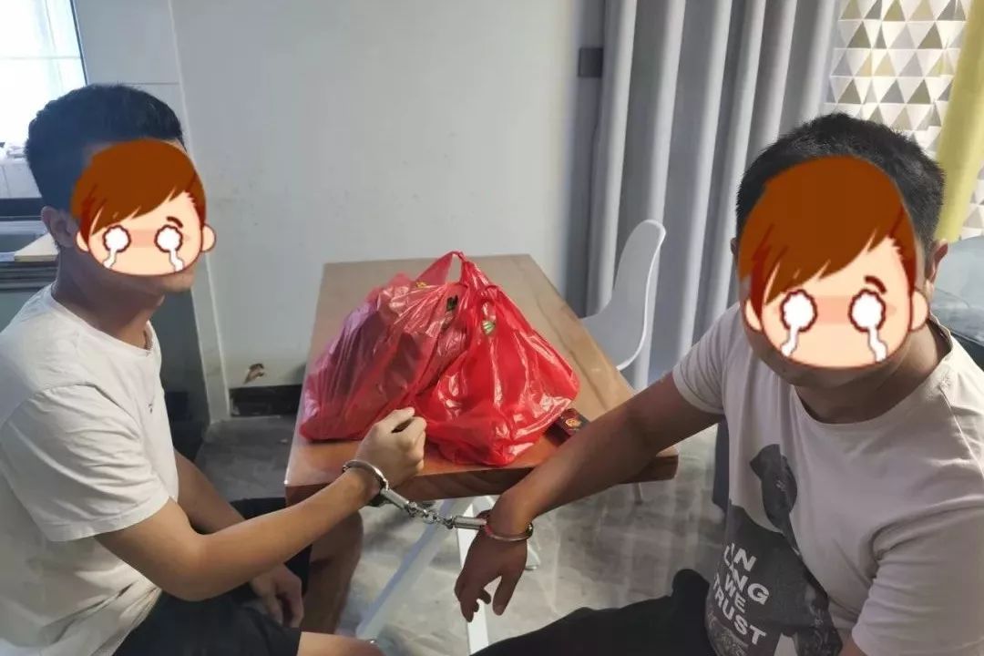 男子请教亿万富翁发财之道,一男子结账欲用手法骗钱