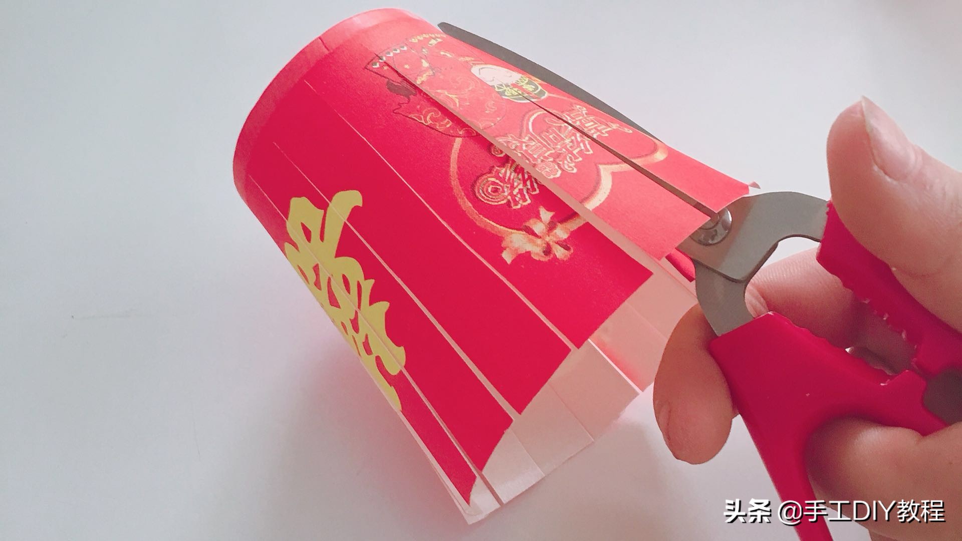 元宵节灯笼手工制作教程视频,元宵节灯笼手工制作放蜡烛教程