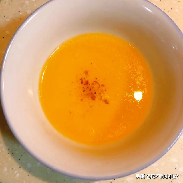 老母鸡太肥腻没法下口？做成这种神仙美食，恐怕很多人没吃过