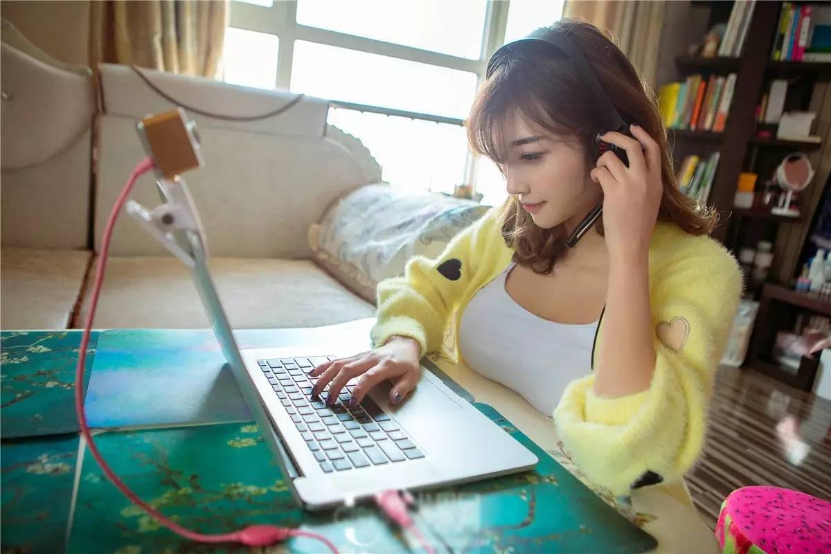 现在的大学生怎么都玩游戏,现在的大学生玩游戏正常吗