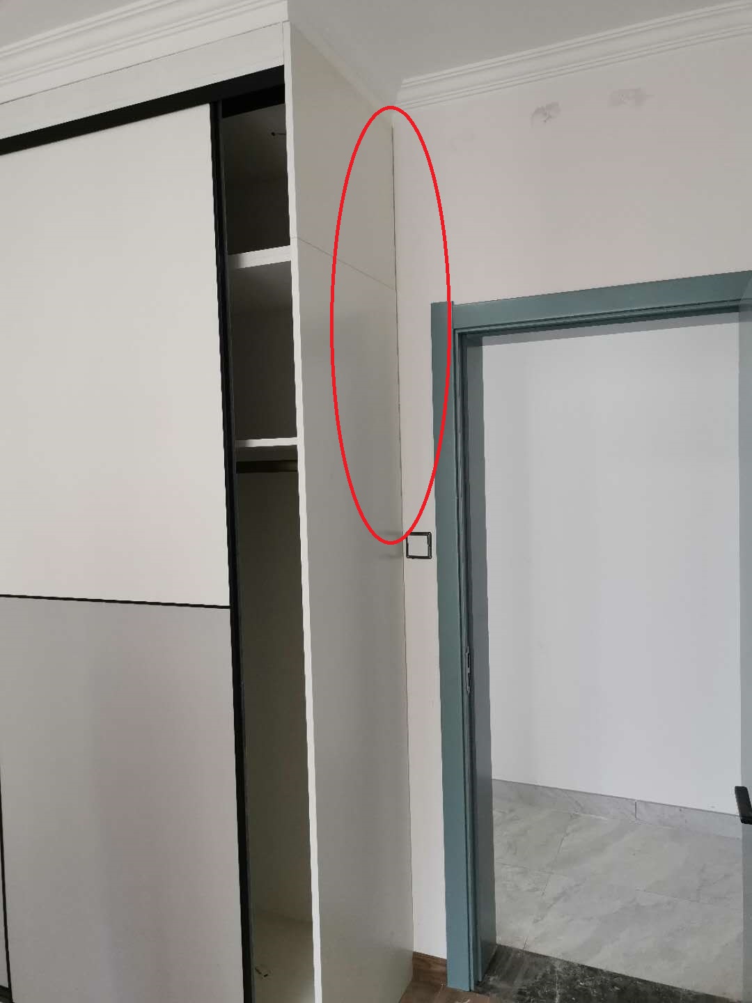 家装柜子和墙的缝隙怎么处理,装修衣柜缝隙