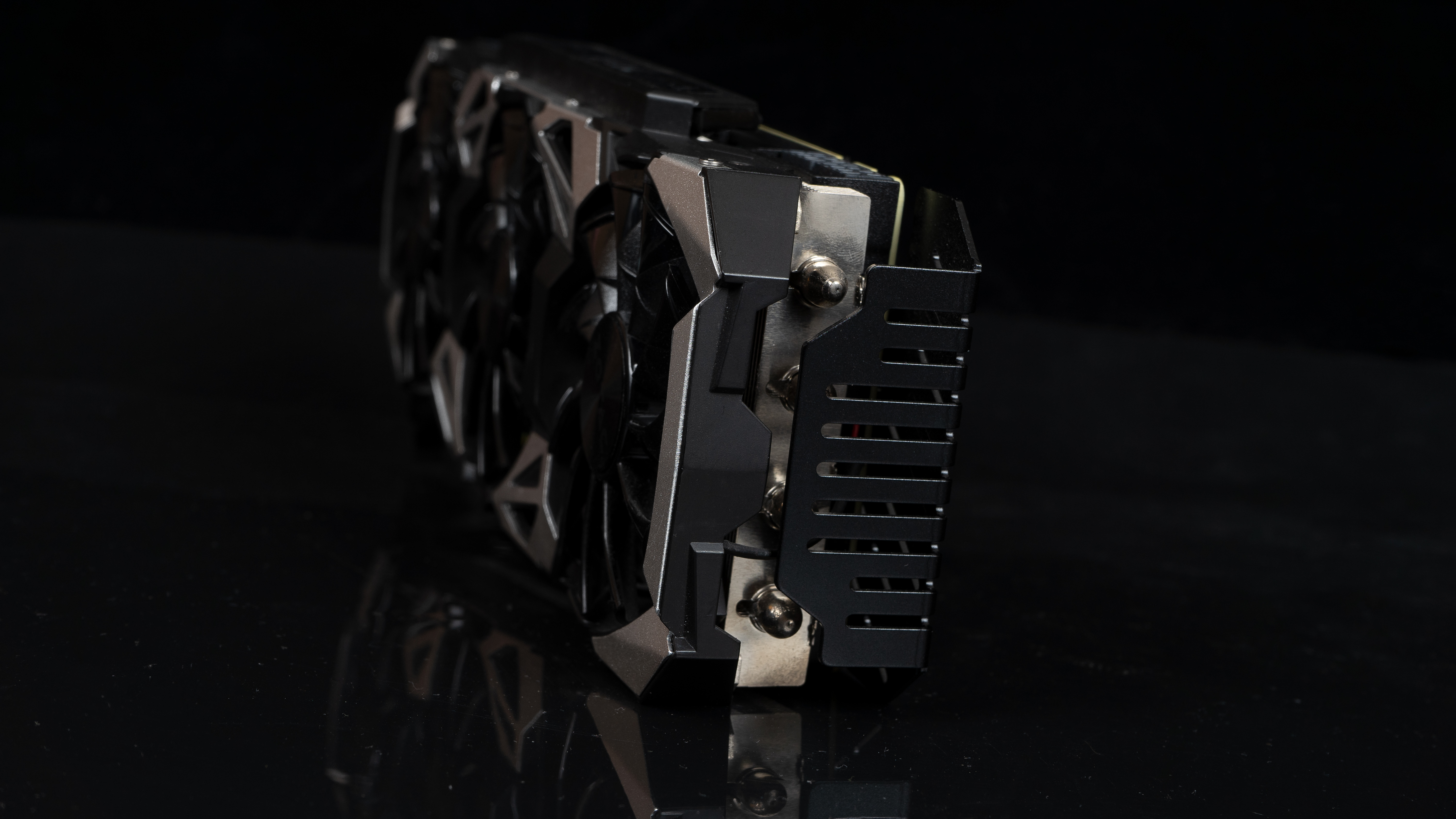 49年入国军?3700X+B550+2070S够用*党**装机