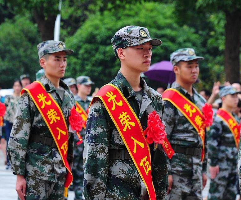 2020年征兵报名新政策你看了吗,在校征兵条件2021年标准和要求