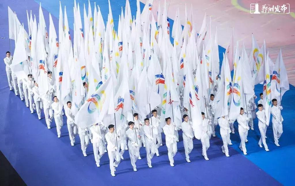 郑州奥体中心震撼场面,郑州奥体中心晚上视频