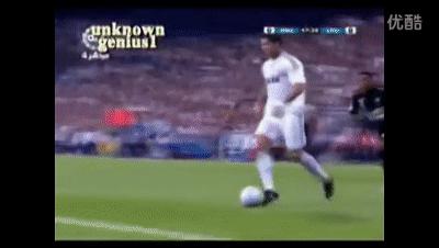 球王也假摔？盘点C罗假摔