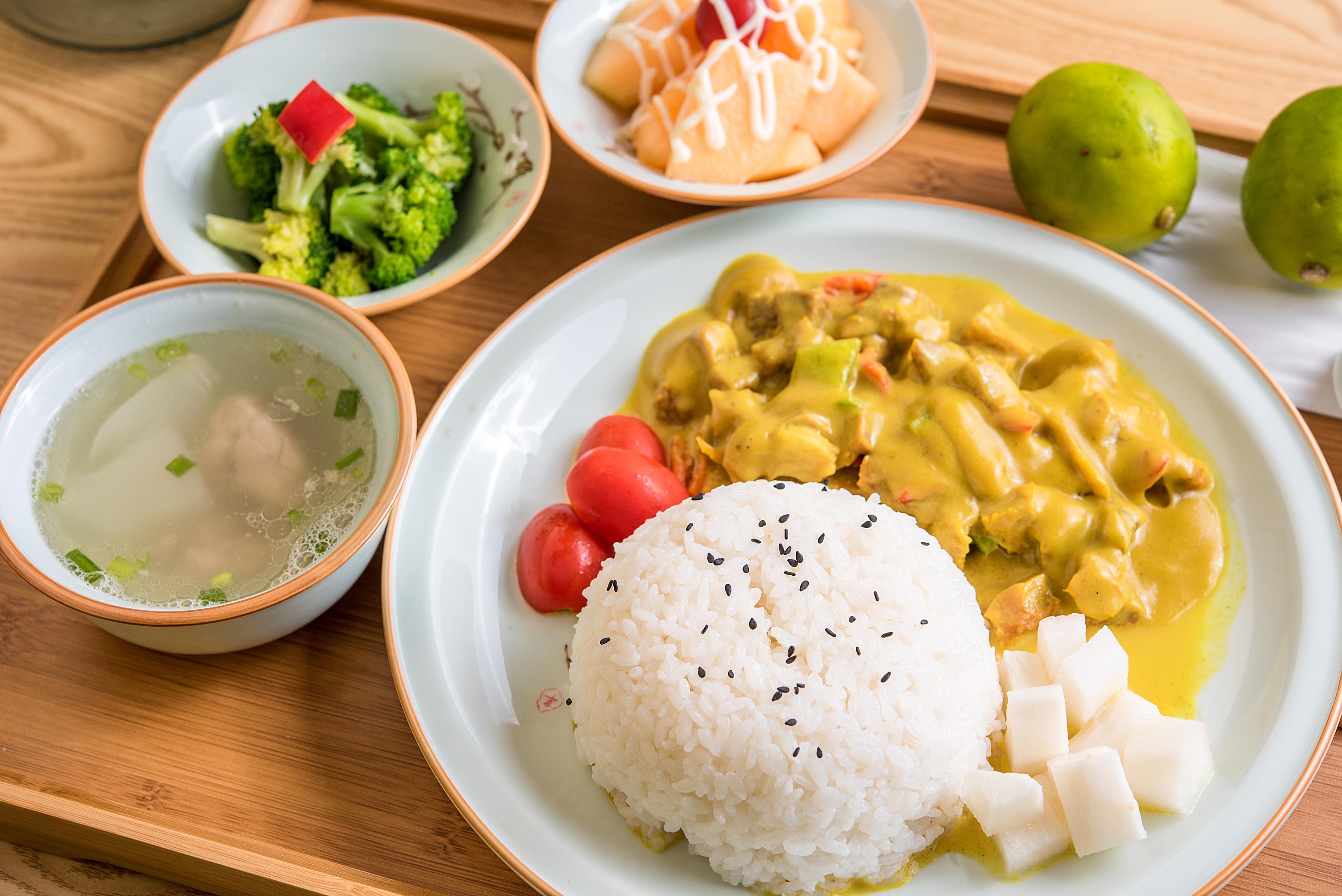 港谷快餐吸引人,港谷快餐店收费标准