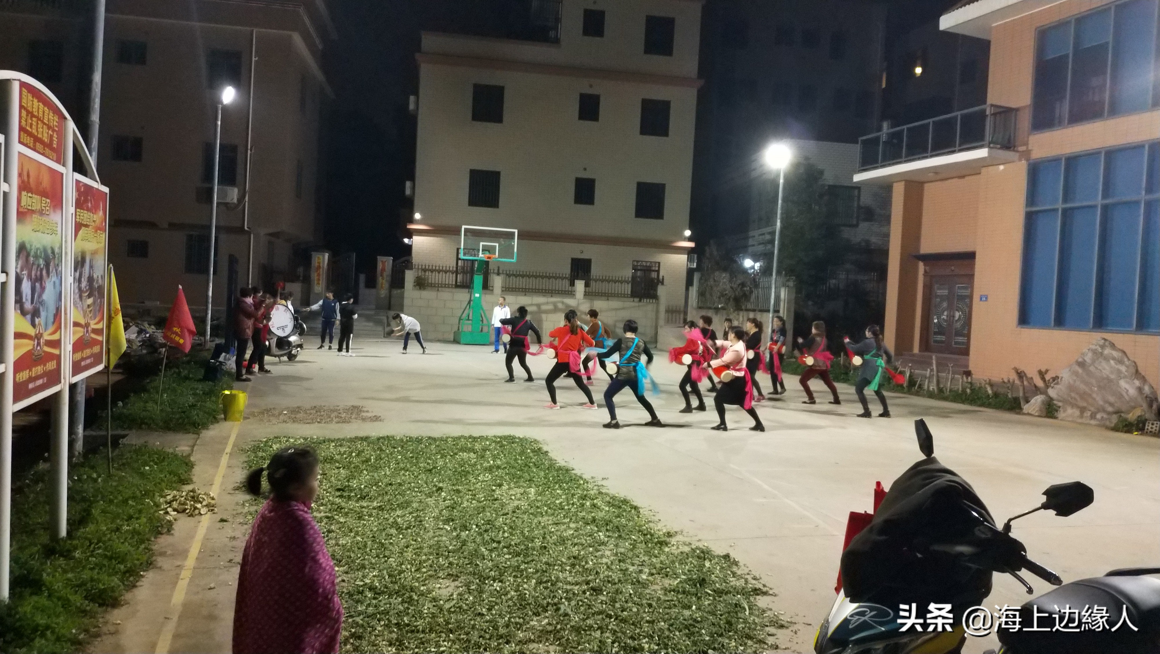 大妈跳广场舞影响休息怎么办,广场舞大妈不听劝在小区跳怎么办