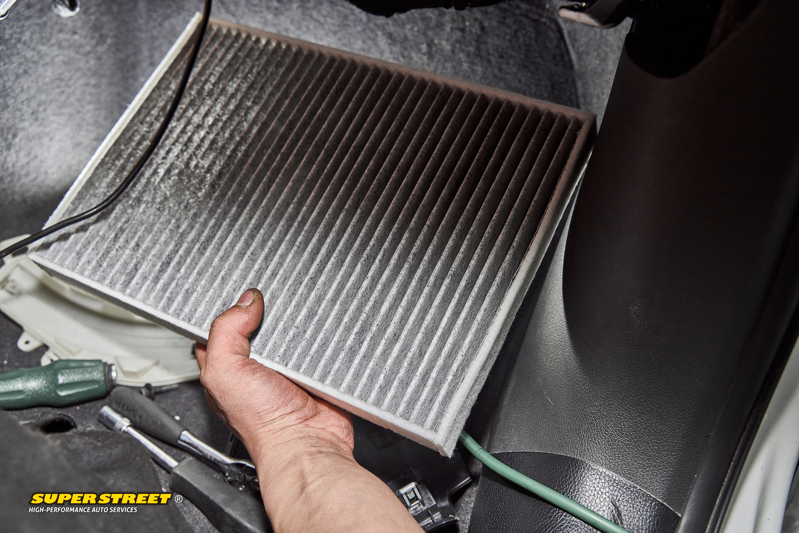 奥迪a4lb9用什么品牌机油,奥迪a4l壳牌机油推荐