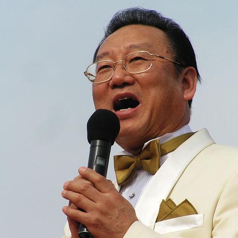 唱歌低音发虚没声音怎么解决,歌唱低音唱不准高音反而没问题