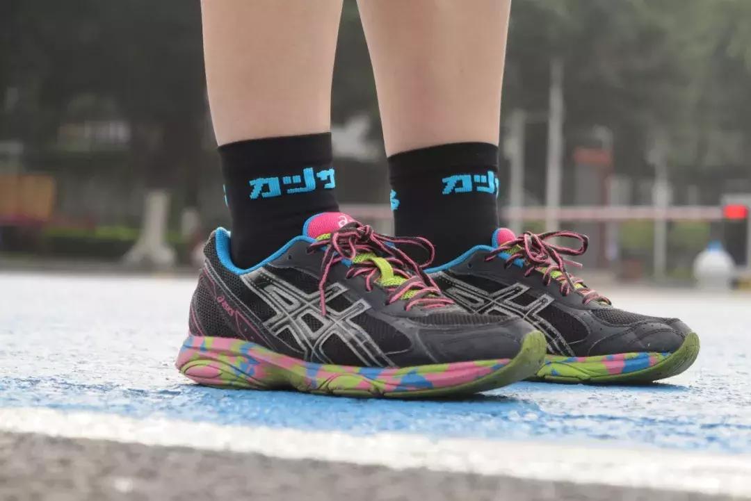 马拉松跑步专用袜子,酸爽袜子