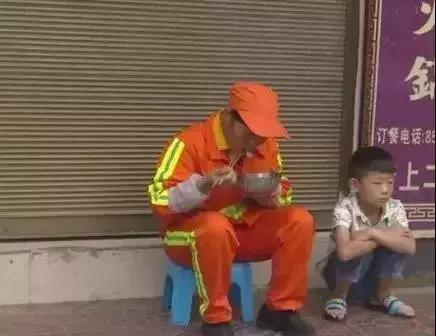 烈火英雄带给我们的感人视频 (让人泪下的烈火英雄)