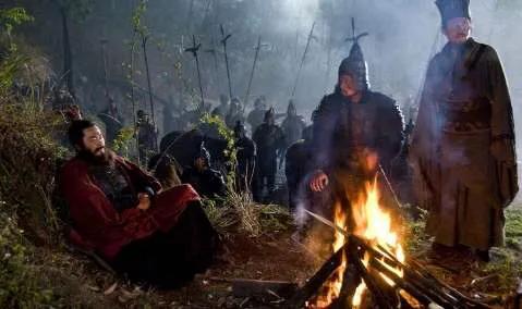 曹操错斩蔡瑁张允回到三国,曹操中了周瑜之计误斩了蔡瑁和谁