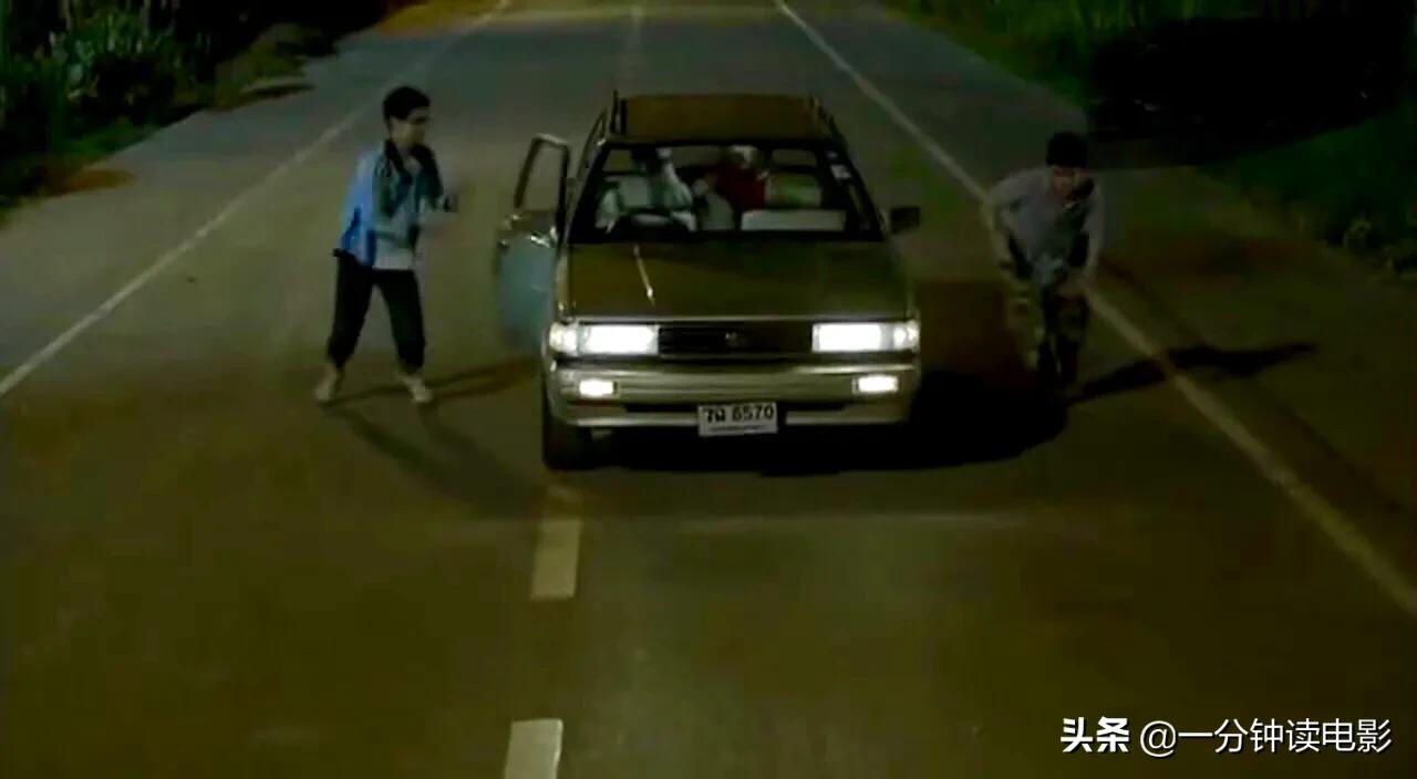 《鬼片场》拍摄现场闹鬼所有工作人员被吓跑只有美女演员不知情