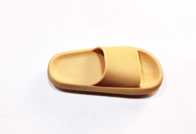 踩上去像云一样软的拖鞋,超级舒服踩在云端的拖鞋