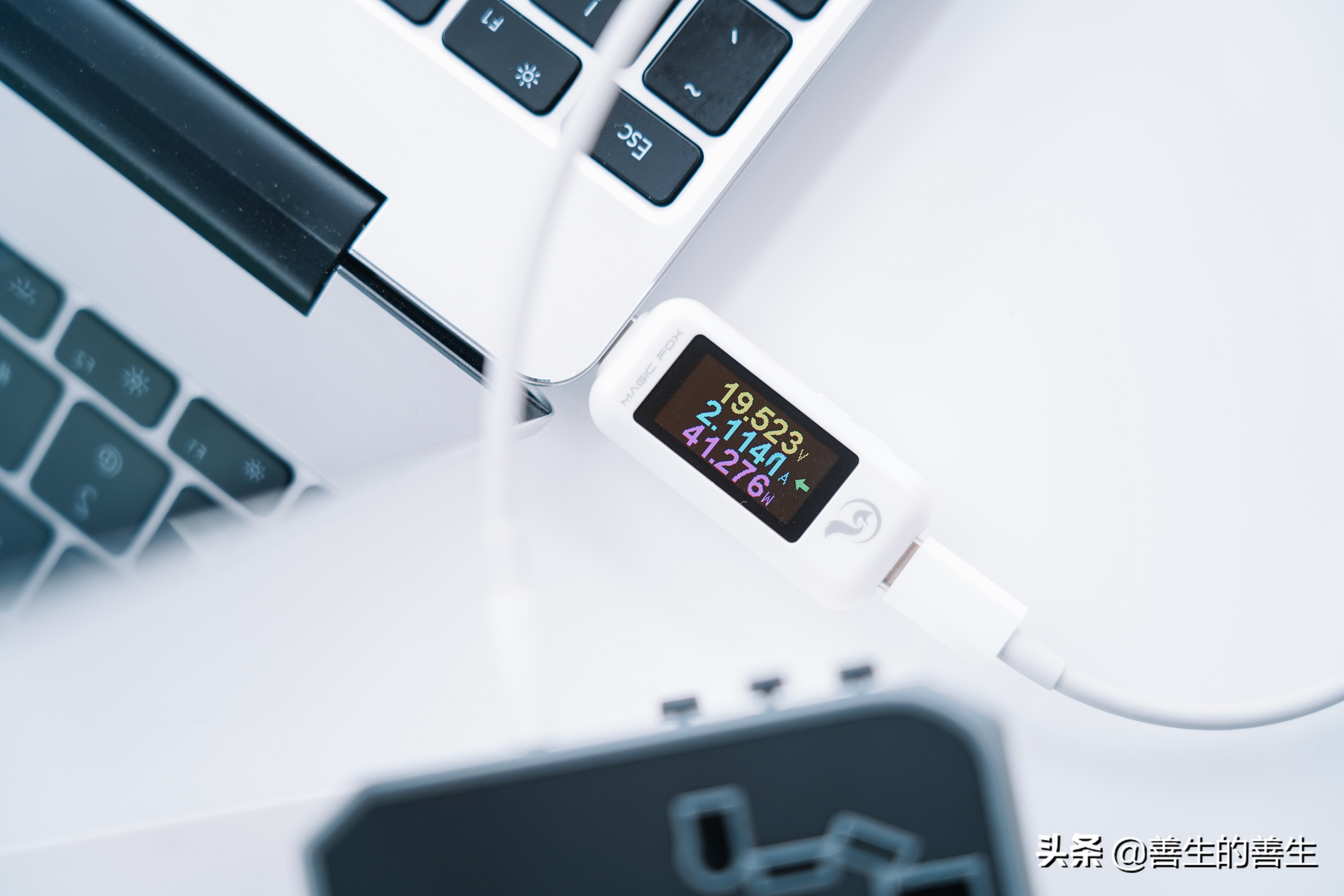 出国只带一样东西,飞利浦usb插座测评