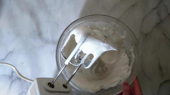 做蛋糕为什么会回缩严重,电饭锅蛋糕回缩的原因及解决方法