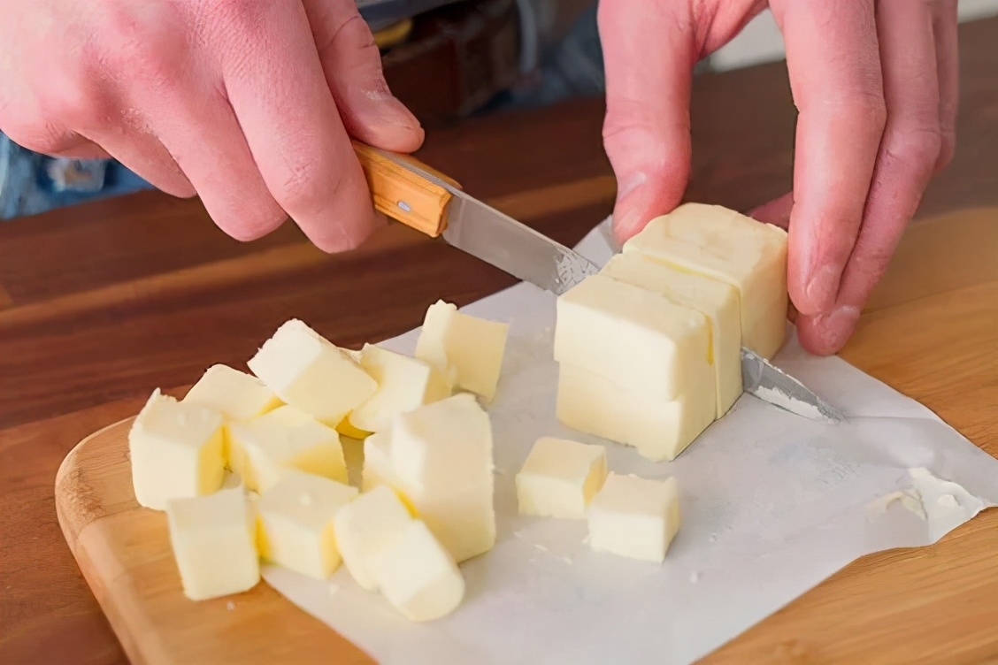 黄油怎么买既好吃还便宜,买什么样的黄油才是真正的黄油