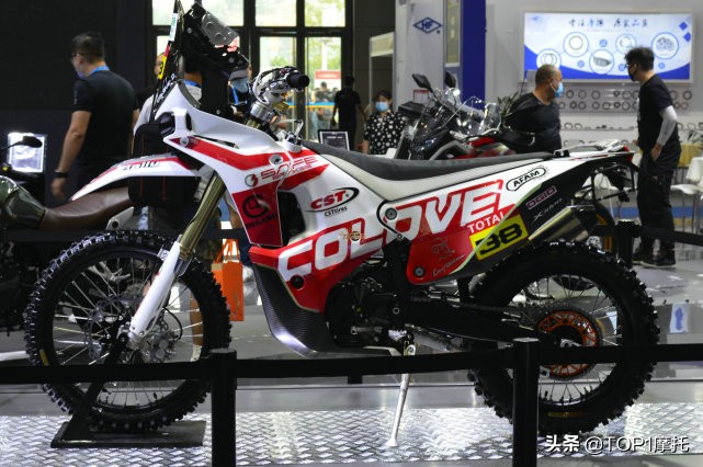 有鸟嘴的adv,adv探险和拉力区别