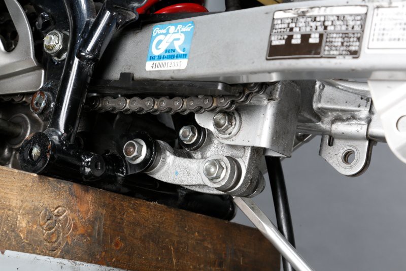 摩托车后避震软会怎样,踏板摩托车避震异响