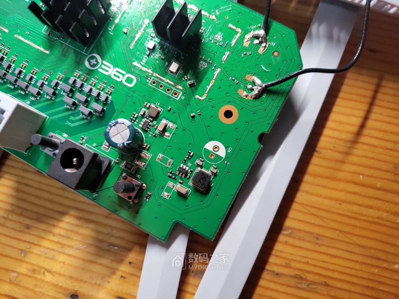 360安全盾t5g路由器评测,360v5s路由器与v5s加强版对比评测