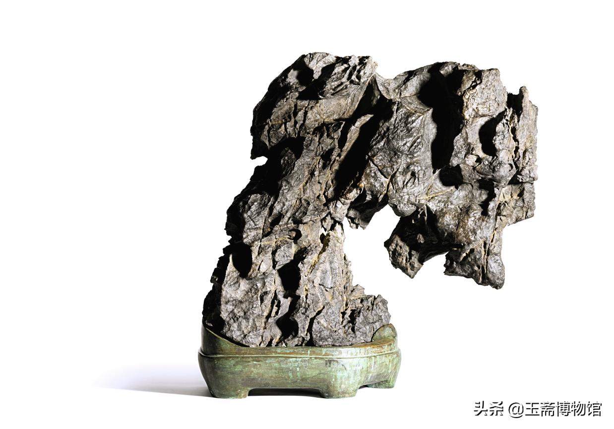 英石扭纹观赏石精品欣赏,观赏石真正的灵璧石精品