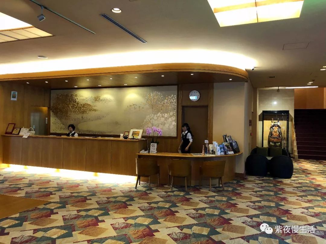 未见富士，幸运依在-秀峰阁湖月