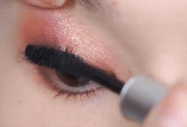 眼妆教程一妆一盘,眼妆一画就显脏