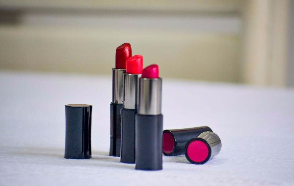 适合送女朋友的口红推荐显白,春暖花开素口红